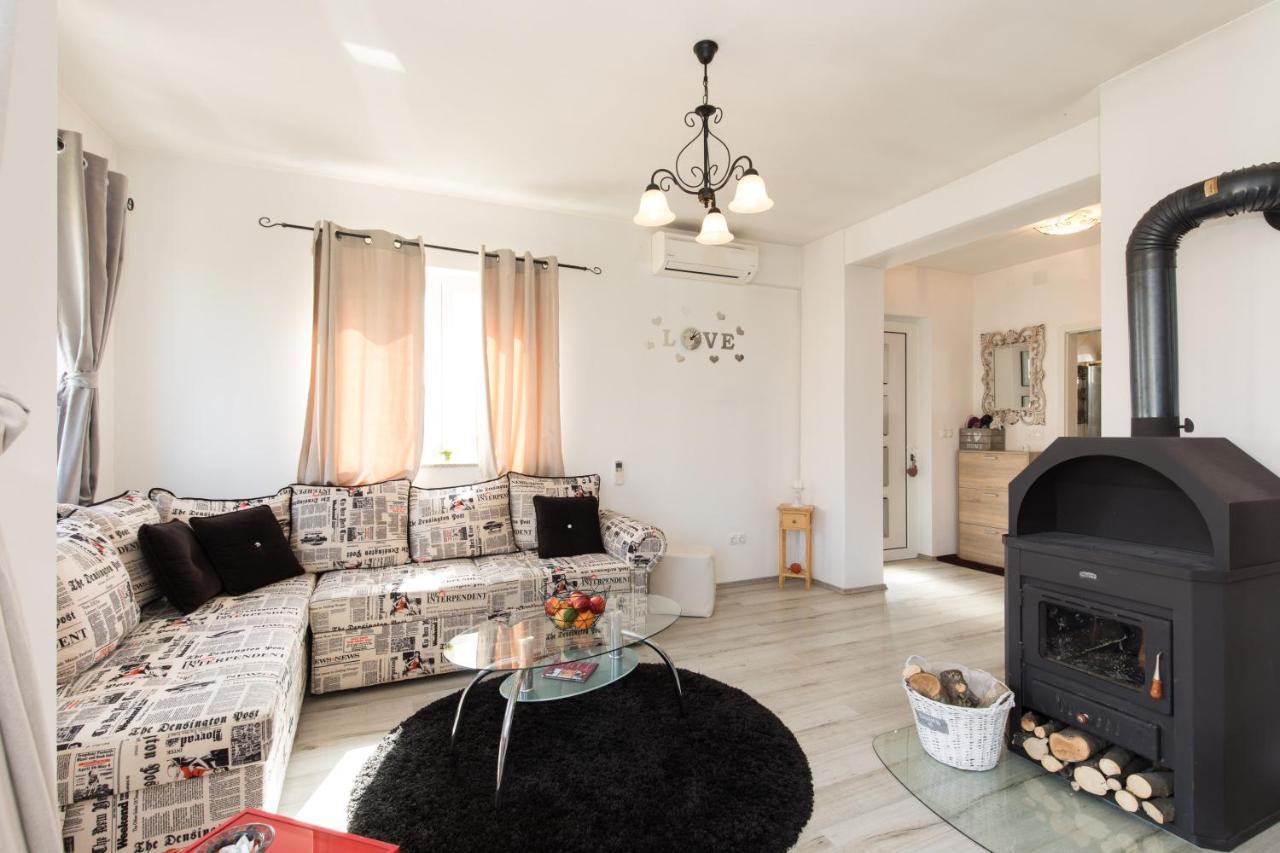 Chic Loft Appartment คิร์ก ภายนอก รูปภาพ